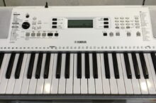 電子キーボード　YAMAHA EZ-300