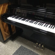リニューアルアップライトピアノ YAMAHA UX30A