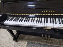 ヤマハ中古アップライトピアノ　YAMAHA UX