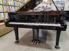 中古グランドピアノ　YAMAHA C3