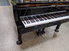 中古グランドピアノ YAMAHA C1