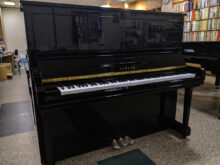 中古アップライトピアノ　YAMAHA U300
